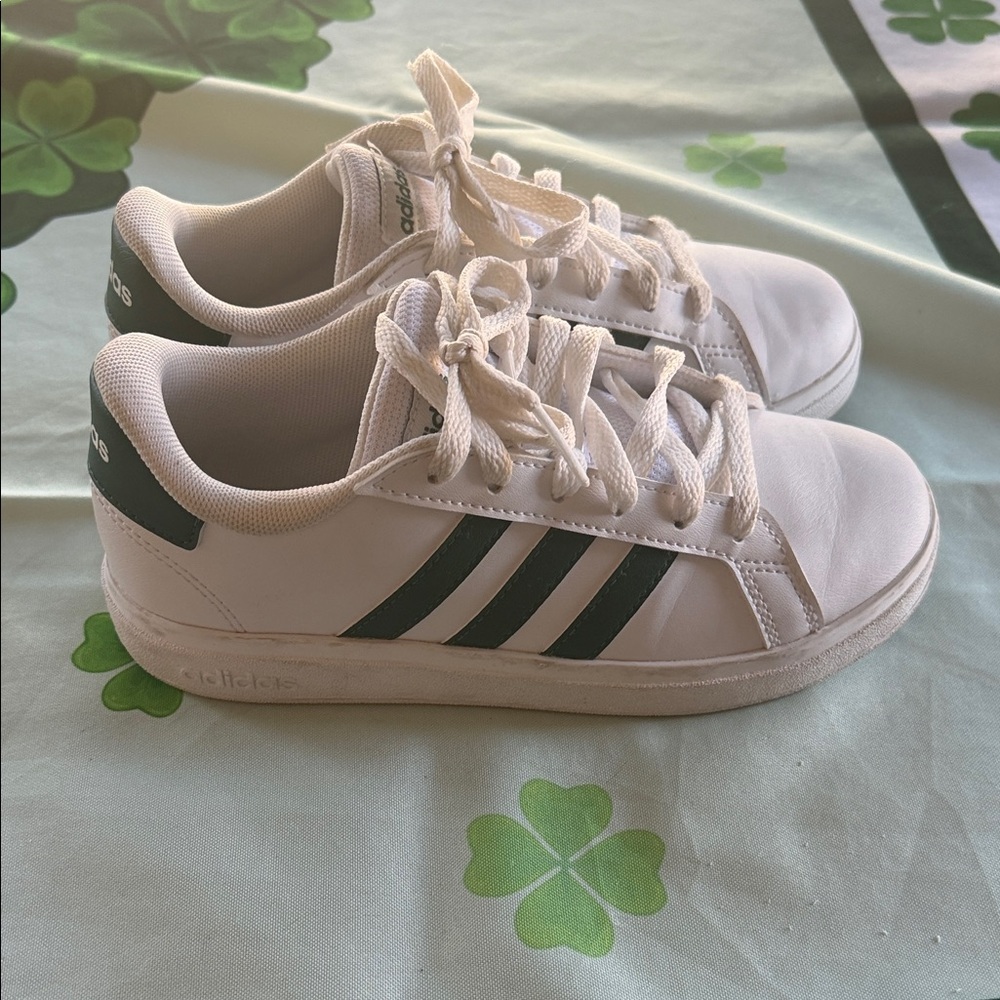 Adidas Youth Sneaker Boys sz2